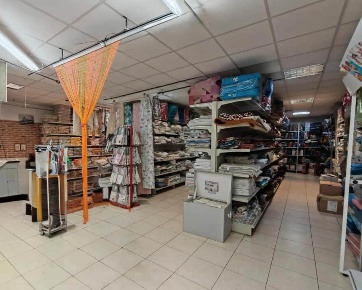 Foto Negozio in Via degli Ippocastani snc, Bastia Umbra Bastia di 123 m²
