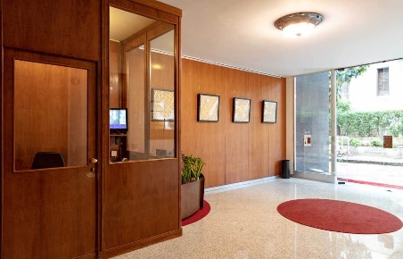 Foto Ufficio in Viale Lunigiana, Milano Centrale di 218 m² con 9 locali