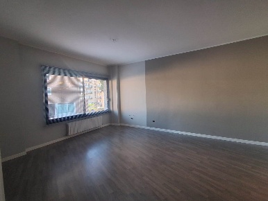 Foto Ufficio in Piazzale Merizzi, Sondrio Centro di 61 m² con 2 locali