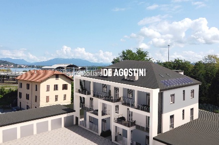 Foto Appartamento in Via Milano 41, Arona Centro di 145 m² con 4 locali