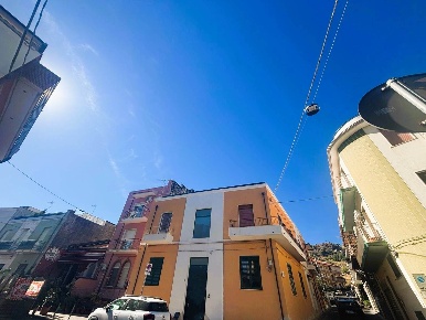 Foto Appartamento a Aci Castello Centro di 112 m² con 3 locali in vendita