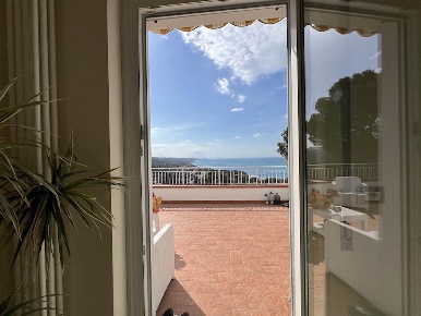 Foto Villa unifamiliare in Via Kaiser Parodi  22, Livorno Quercianella
