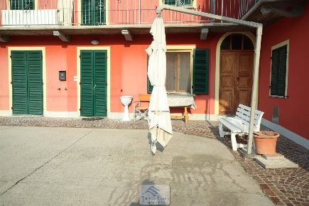 Foto Case semi ndipendenti a Alba Centro di 135 m² con 5 locali in vendita