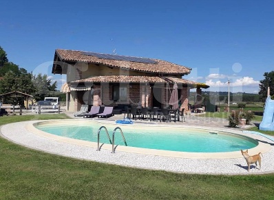 Foto Villa singola in Falchetto, Bra di 270 m² con 6 locali in vendita