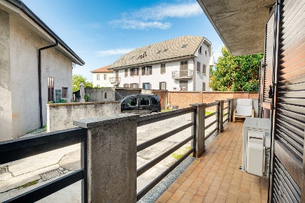 Foto Appartamento in Via varese 162, Saronno di 100 m² con 3 locali