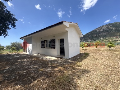 Foto Casa indipendente in Via FOSSO COLONNA 10, Terracina di 45 m²