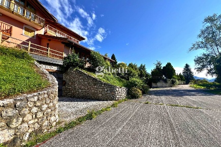 Foto Attività commerciale in Via Loc.Cavaione 142/A, Bleggio Superiore