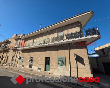 Foto Appartamento in Via Luigi Settembrini 135, Taranto di 80 m² in vendita
