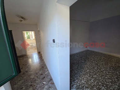 Foto Appartamento in Via Luigi Settembrini 135, Taranto di 80 m² in vendita