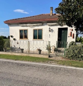 Foto Villa singola in Via VILLANOVA MARCHESANA Via Don Luigi Sturzo 0,