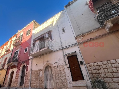 Foto Appartamento in Via Santa Croce 44, Valenzano di 85 m² con 3 locali