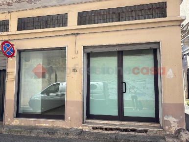Foto Magazzino in Via Matteo Bianchi 13, Manduria Centro di 85 m²