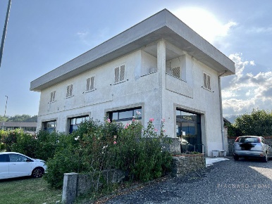 Foto Casa indipendente a Pontremoli Santa Giustina di 650 m² con 13 locali