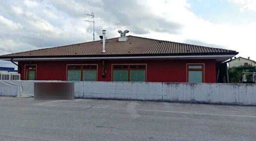 Foto Negozio in Via Feltrina, Pederobba Zona Industriale di 367 m²