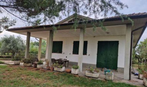 Foto Casa indipendente in Via Farazzano, Forlì Grisignano di 238 m²