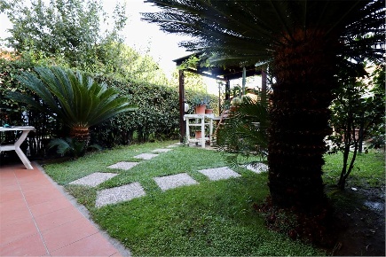 Foto Villa a schiera in Marlia, Capannori Marlia di 136 m² con 4 locali