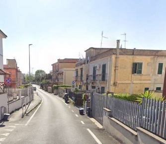 Foto Appartamento in Via Lentini, Roma Borghesiana di 95 m² con 5 locali