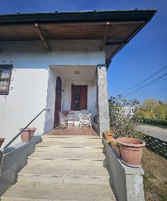 Foto Casa indipendente in via Monticelli, Badia Pavese Centro di 200 m²