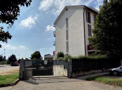 Foto Box in Via Giacinto Giordano, Chieri Semicentro di 20 m² con 1 locali