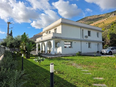 Foto Villa unifamiliare in via berlinguer, Carini Torre Muzza di 317 m²