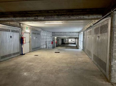 Foto Box in Via Giacinto Giordano, Chieri Semicentro di 22 m² con 1 locali