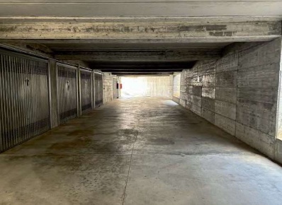 Foto Box in Via Giacinto Giordano, Chieri Semicentro di 22 m² con 1 locali