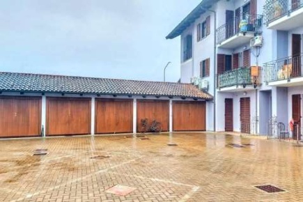 Foto Box in Viale Monviso, Lombriasco di 20 m² con 1 locali in vendita