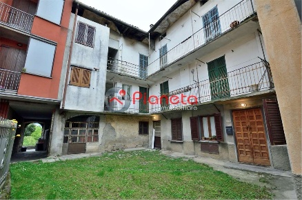 Foto Rustico in via IV Novembre, Ponteranica di 304 m² con 10 locali