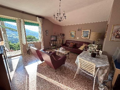 Foto Case semi ndipendenti a Fiastra di 110 m² con 4 locali in vendita