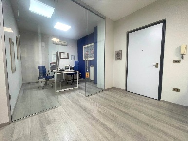 Foto Ufficio in Via Francesco Lugnano 7, Santa Maria Capua Vetere di 50 m²