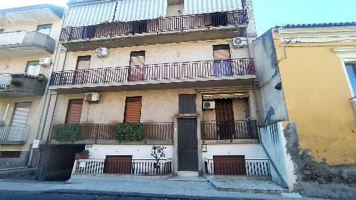 Foto Appartamento in VIA FINOCCHIARI, Aci Catena Centro di 120 m²