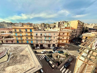 Foto Appartamento a Acireale Centro Storico di 103 m² con 3 locali