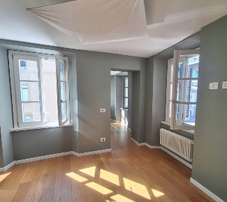 Foto Appartamento in Via Ferrari, Sondrio Centro di 99 m² con 6 locali