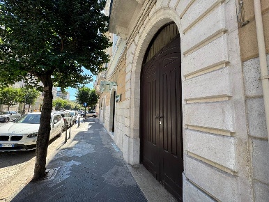 Foto Magazzino a Trani di 35 m² con 1 locali in affitto