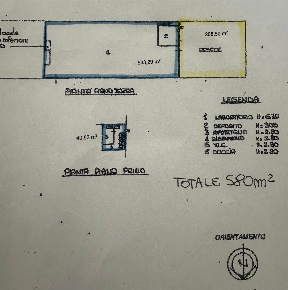 Foto Laboratorio a Vinci di 583 m² con 2 locali in vendita