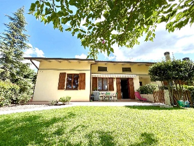 Foto Case semi ndipendenti in Strada di Canneto snc, Perugia di 267 m²