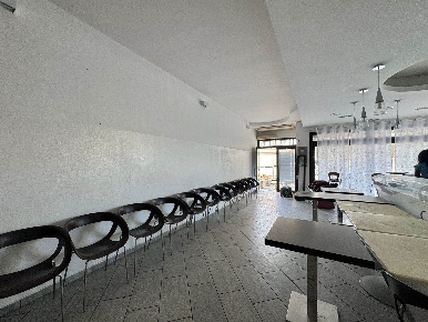 Foto Negozio a Chioggia Sottomarina di 70 m² con 2 locali in vendita