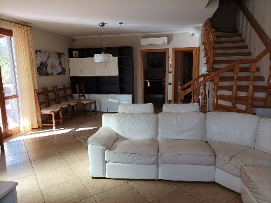 Foto Villa bifamiliare a San Giovanni Valdarno di 120 m² con 6 locali