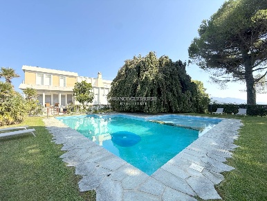 Foto Attico in Via Casati, Monticello Brianza Monticello di 276 m²