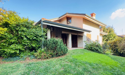 Foto Villa bifamiliare in Via Fermi 9, Cogliate Centro di 427 m² in vendita