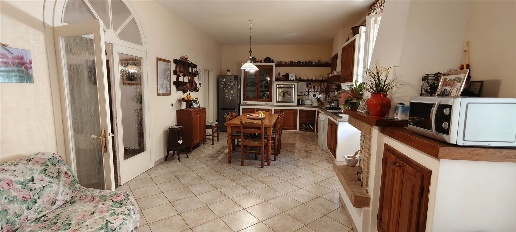 Foto Appartamento a Cecina Cecina Centro di 160 m² con 6 locali in vendita