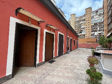 Foto Appartamento in Via Vincenzo Spinelli 42, Palermo di 81 m² in vendita