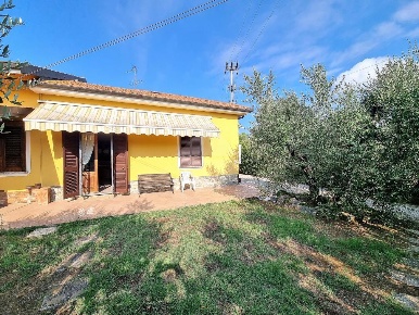 Foto Villa bifamiliare in via mazzini, Monsummano Terme di 85 m² in vendita