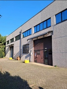 Foto Capannone industriale a Trezzo sull'Adda di 1984 m² con 2 locali