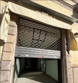 Foto Locale commerciale a Viareggio Centro di 235 m² con 2 locali