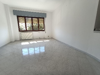 Foto Appartamento a Carrara Avenza di 116 m² con 5 locali in vendita