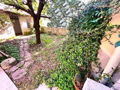 Foto Casa indipendente a Montelupo Fiorentino Centro di 180 m² con 7 locali