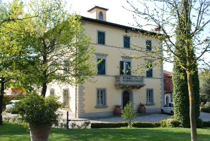 Foto Villa unifamiliare a Castelfranco di Sotto Galleno di 600 m²