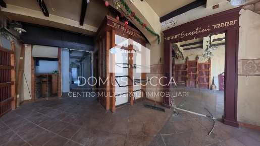 Foto Locale commerciale a Lucca San Marco - Acquacalda di 110 m² in vendita