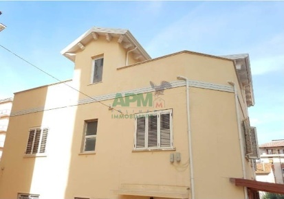 Foto Appartamento in VIA MISASI 42, Cosenza Centro di 230 m² con 7 locali